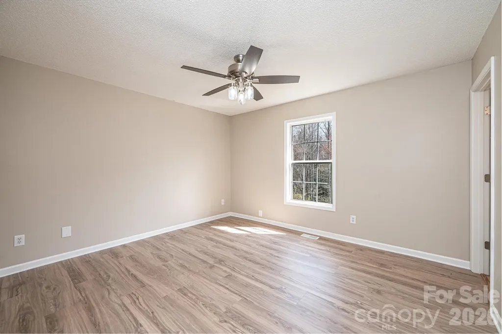 1337 Gallatin Lane Hudson NC 28638