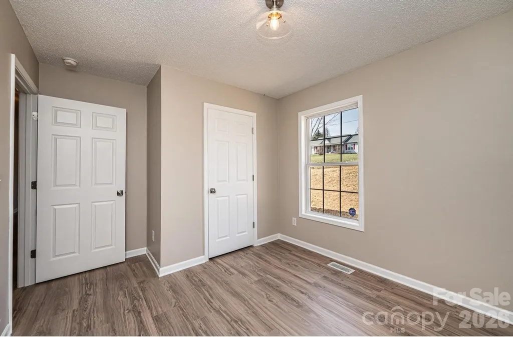 1337 Gallatin Lane Hudson NC 28638
