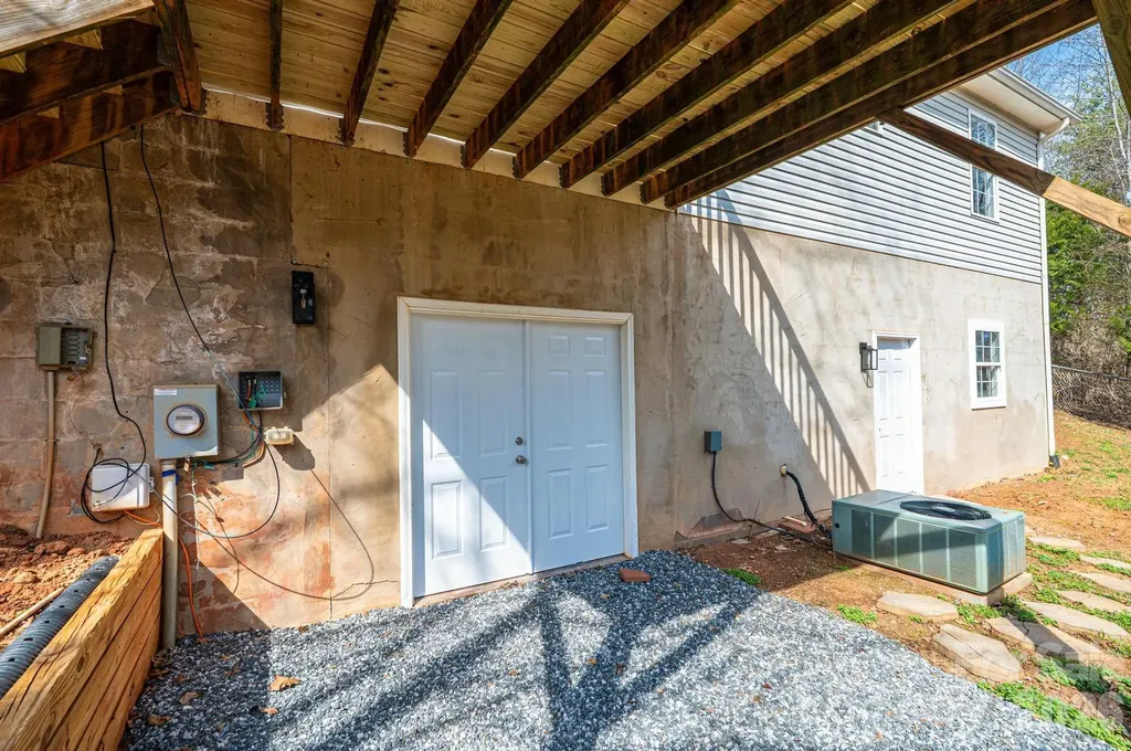 1337 Gallatin Lane Hudson NC 28638