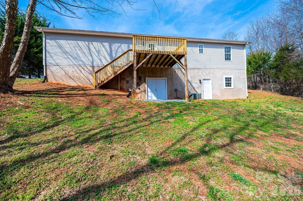 1337 Gallatin Lane Hudson NC 28638