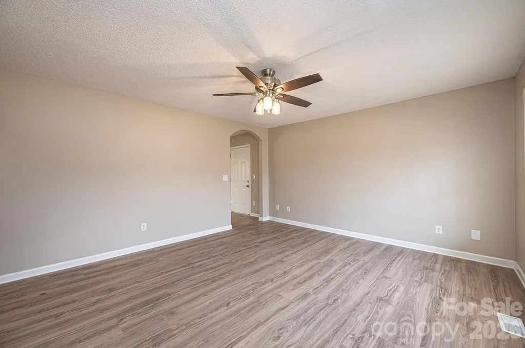 1337 Gallatin Lane Hudson NC 28638