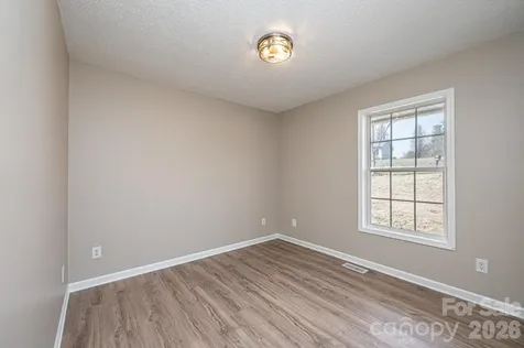 1337 Gallatin Lane Hudson NC 28638