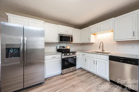 1337 Gallatin Lane Hudson NC 28638