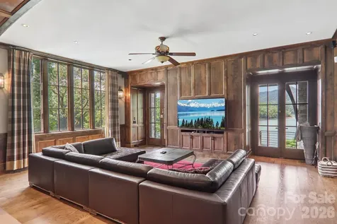 410 Lakewood Drive Bryson City NC 28713