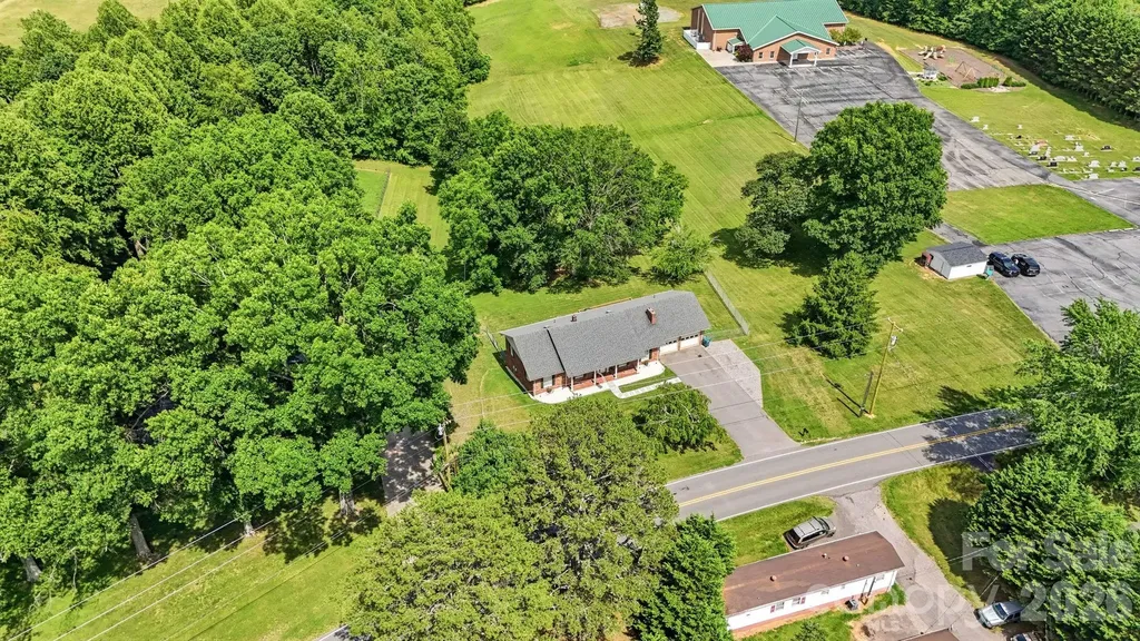 1692 Pads Road North Wilkesboro NC 28659