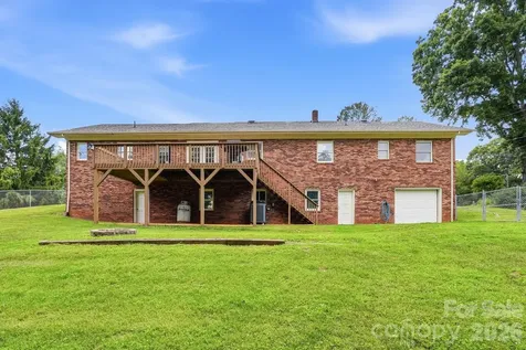 1692 Pads Road North Wilkesboro NC 28659