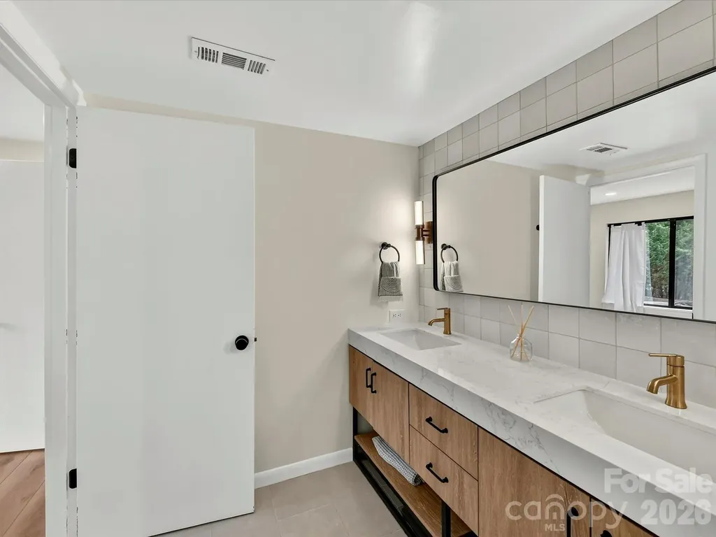 7908 Serendipity Lane Charlotte NC 28277