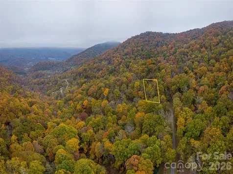000 Sleepy Hollow Lane Canton NC 28716