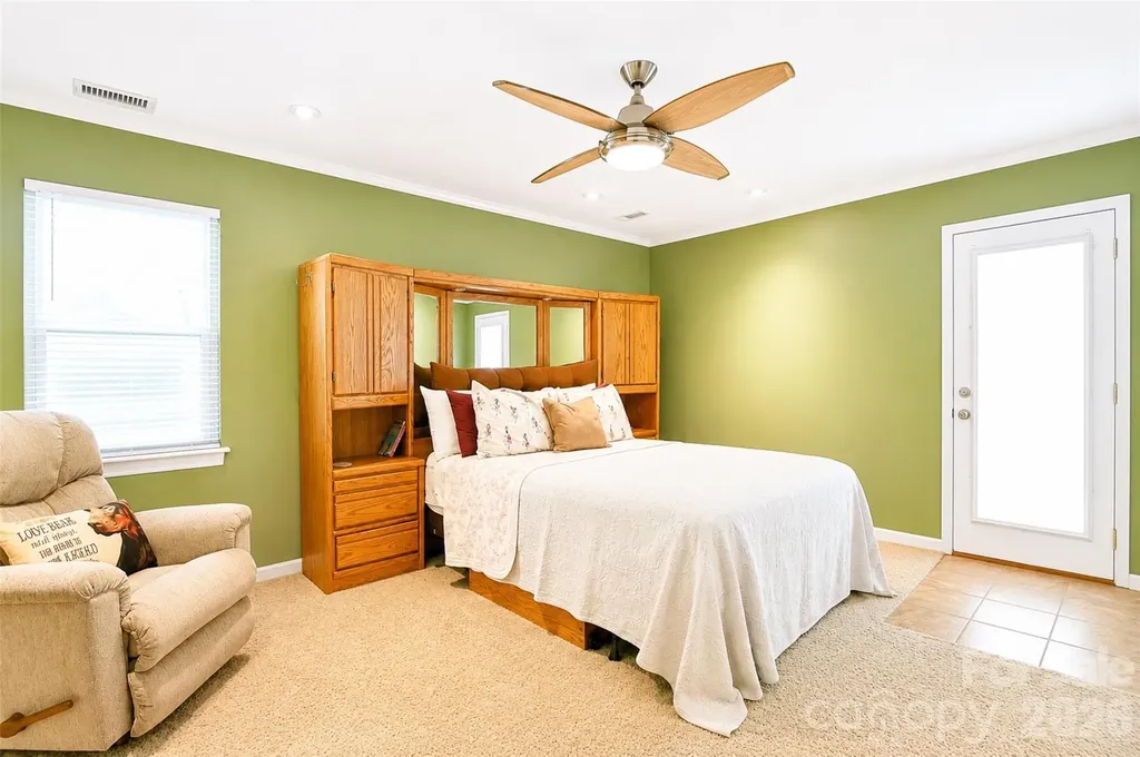 7904 Saddleview Court Charlotte NC 28215