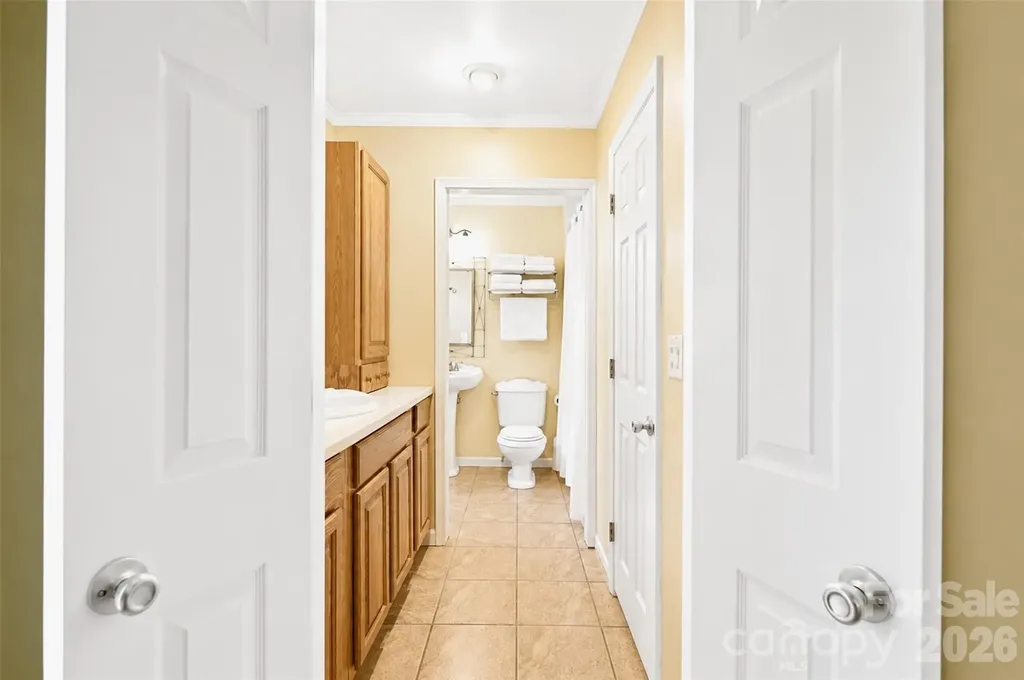 7904 Saddleview Court Charlotte NC 28215
