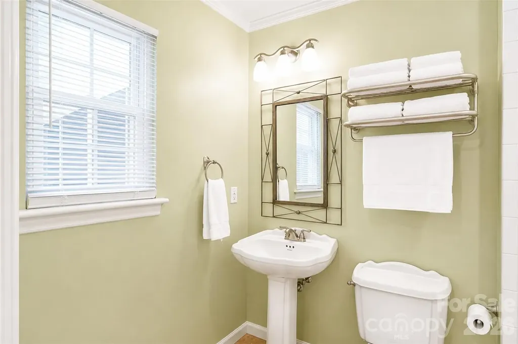 7904 Saddleview Court Charlotte NC 28215