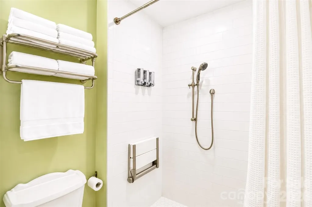 7904 Saddleview Court Charlotte NC 28215
