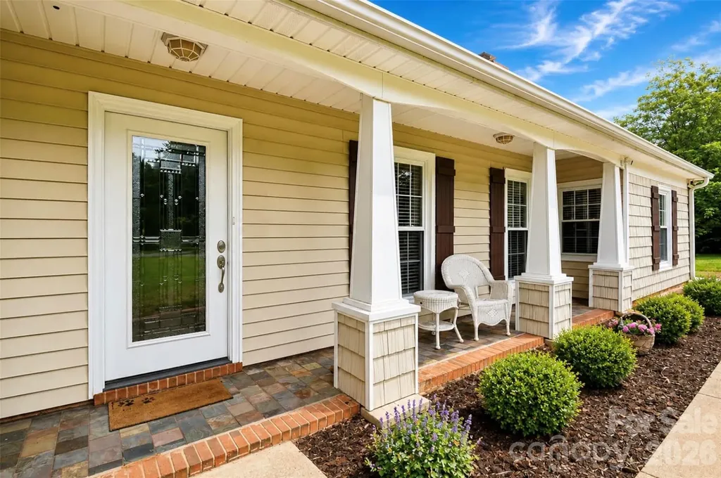 7904 Saddleview Court Charlotte NC 28215