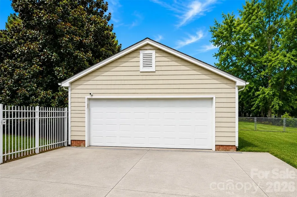 7904 Saddleview Court Charlotte NC 28215