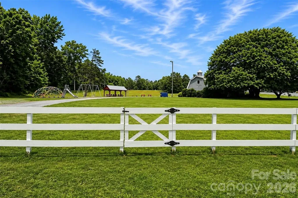 7904 Saddleview Court Charlotte NC 28215