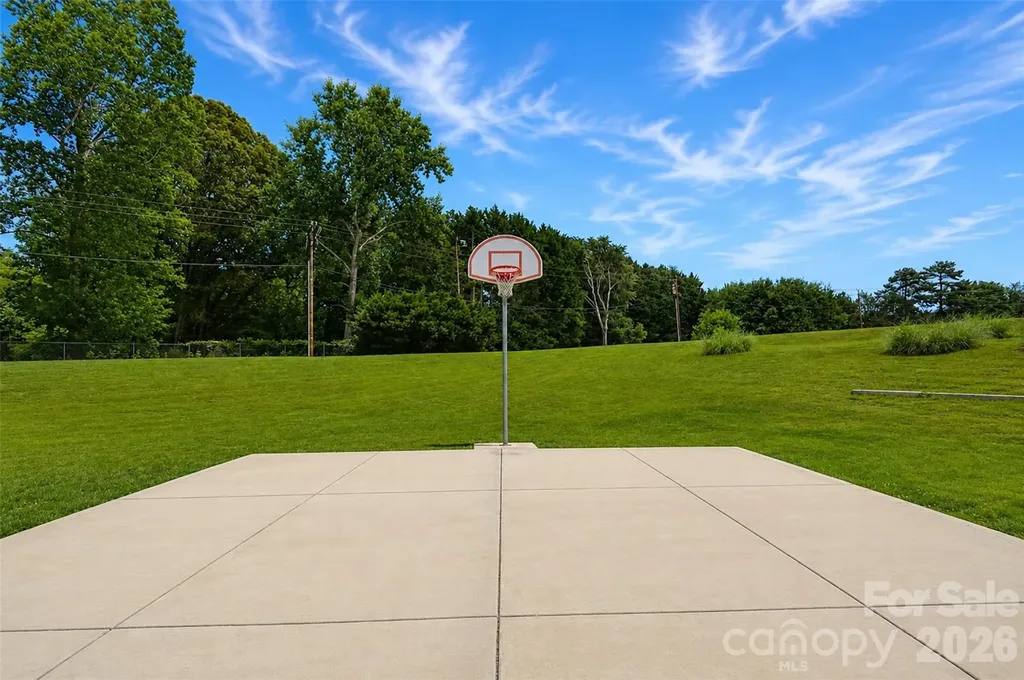 7904 Saddleview Court Charlotte NC 28215