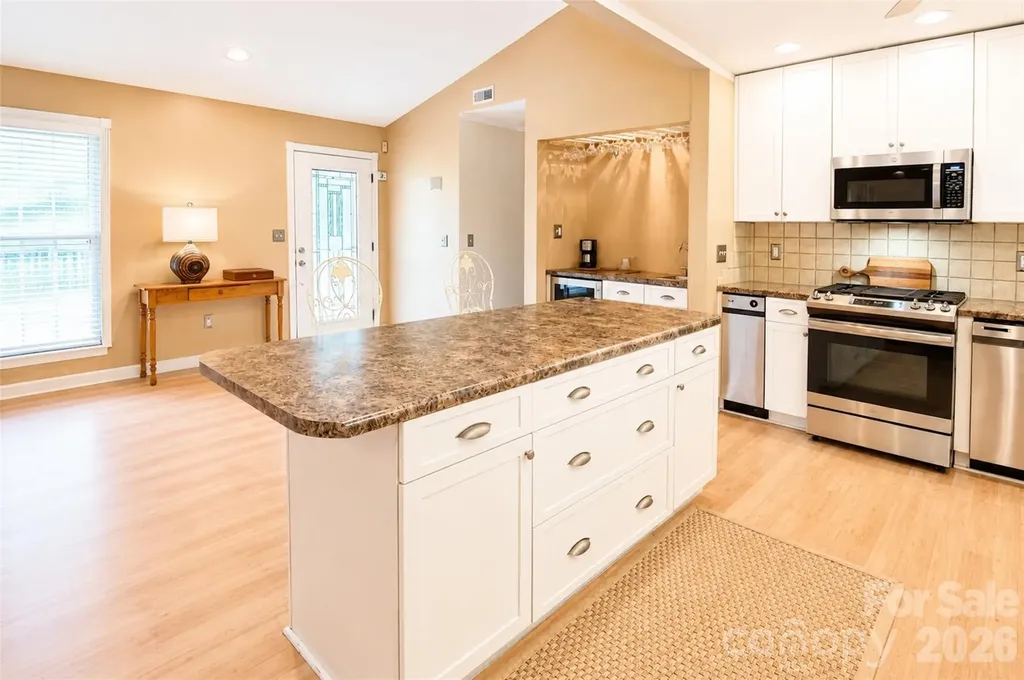 7904 Saddleview Court Charlotte NC 28215