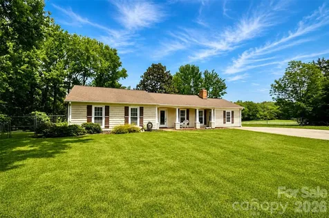 7904 Saddleview Court Charlotte NC 28215