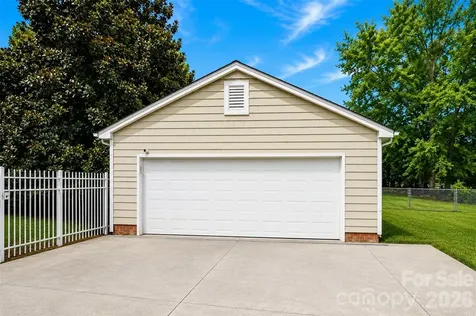 7904 Saddleview Court Charlotte NC 28215