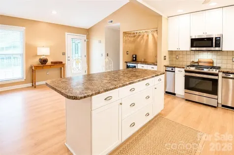 7904 Saddleview Court Charlotte NC 28215