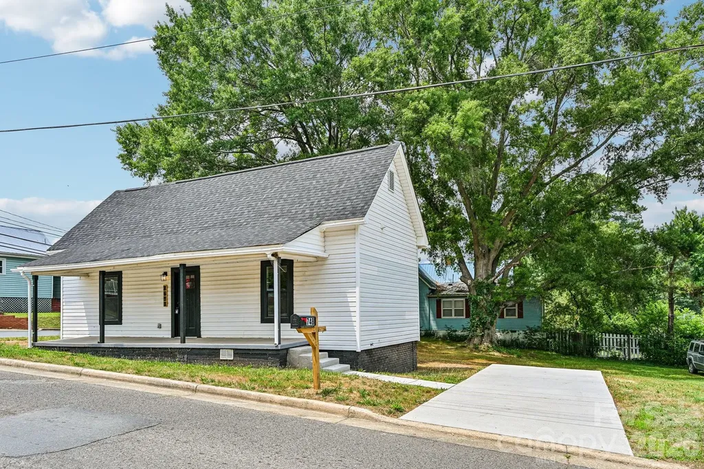 748 Efird Street Albemarle NC 28001