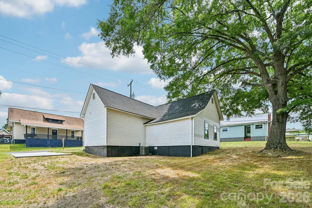748 Efird Street Albemarle NC 28001