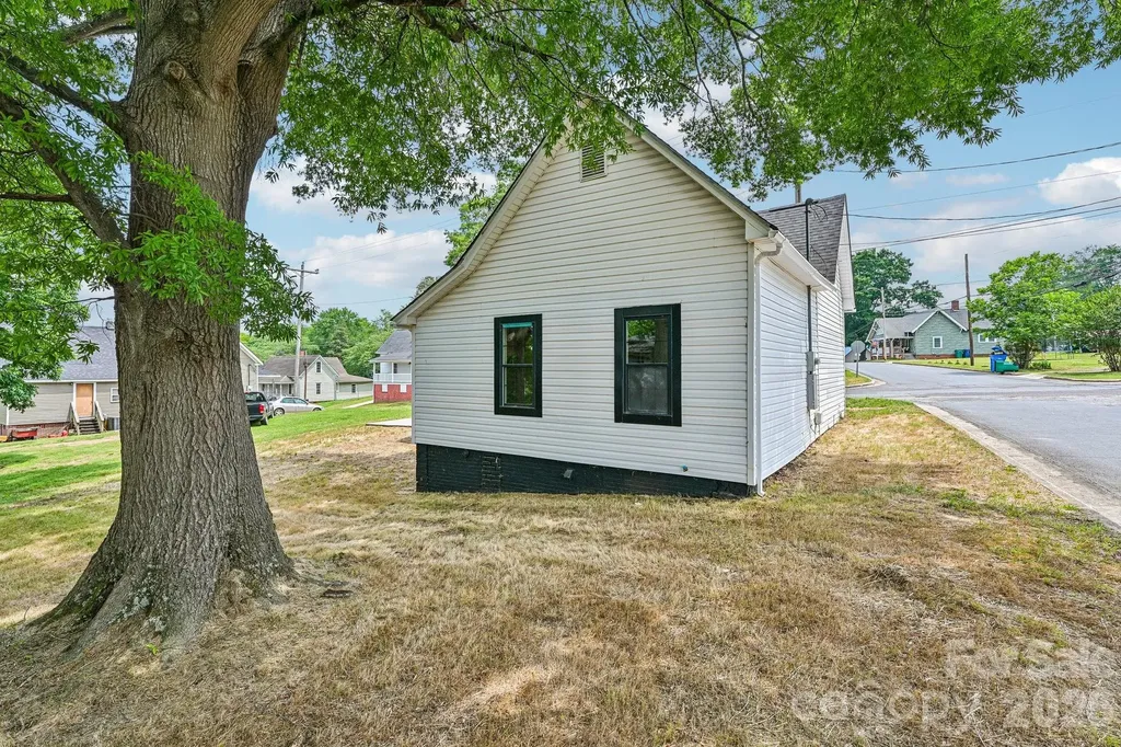 748 Efird Street Albemarle NC 28001