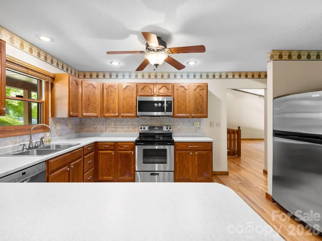 11 Robin Lane Weaverville NC 28787