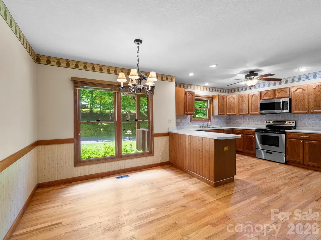 11 Robin Lane Weaverville NC 28787