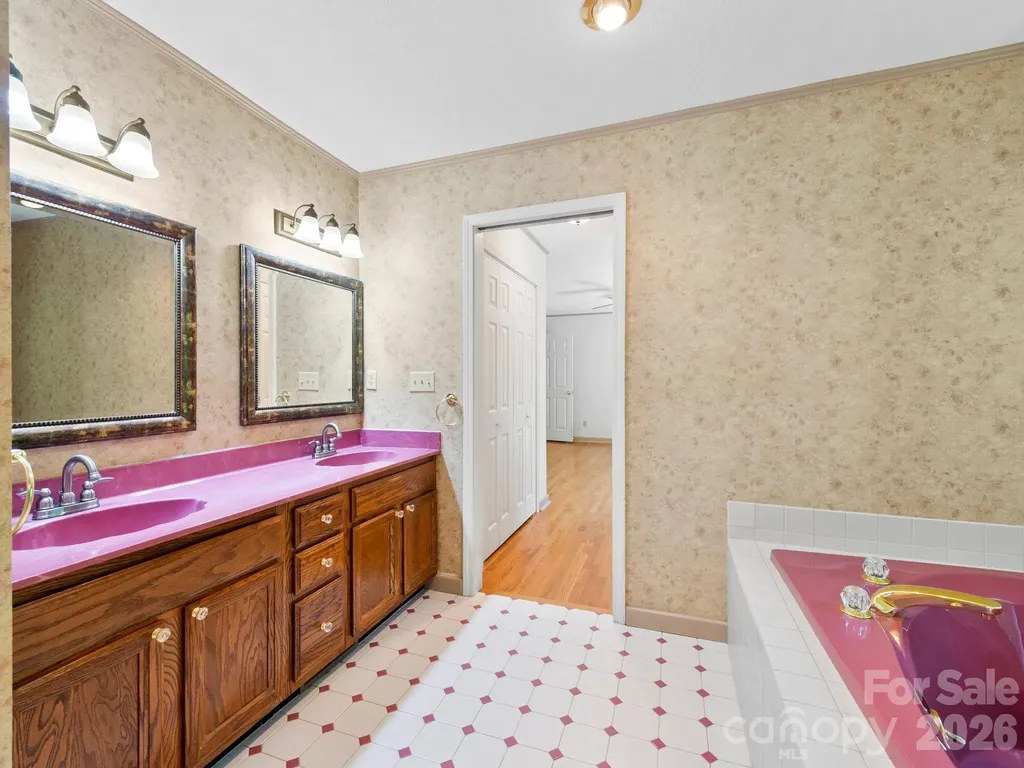 11 Robin Lane Weaverville NC 28787