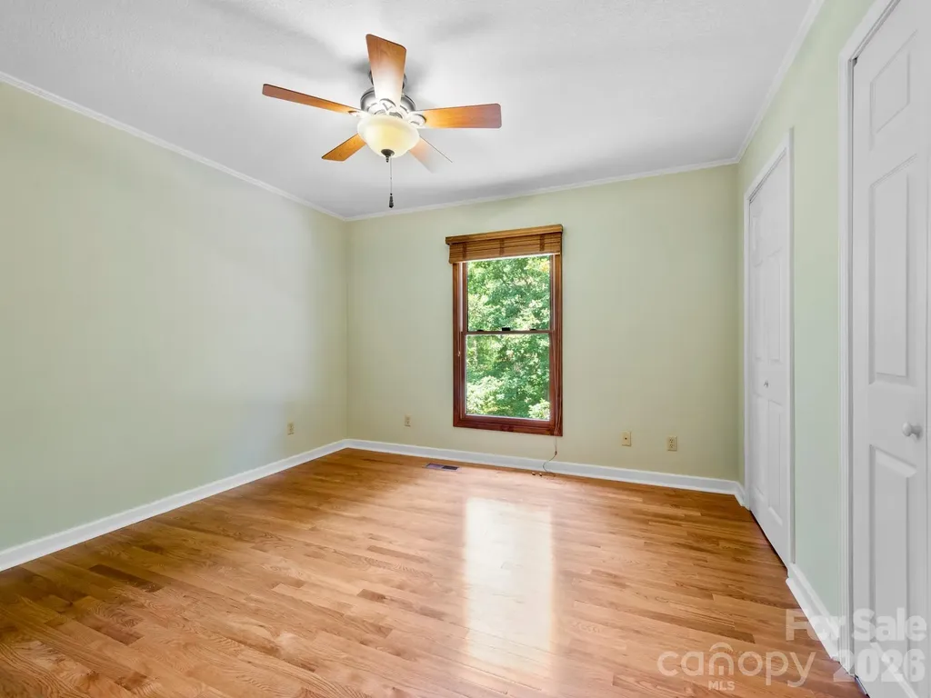 11 Robin Lane Weaverville NC 28787