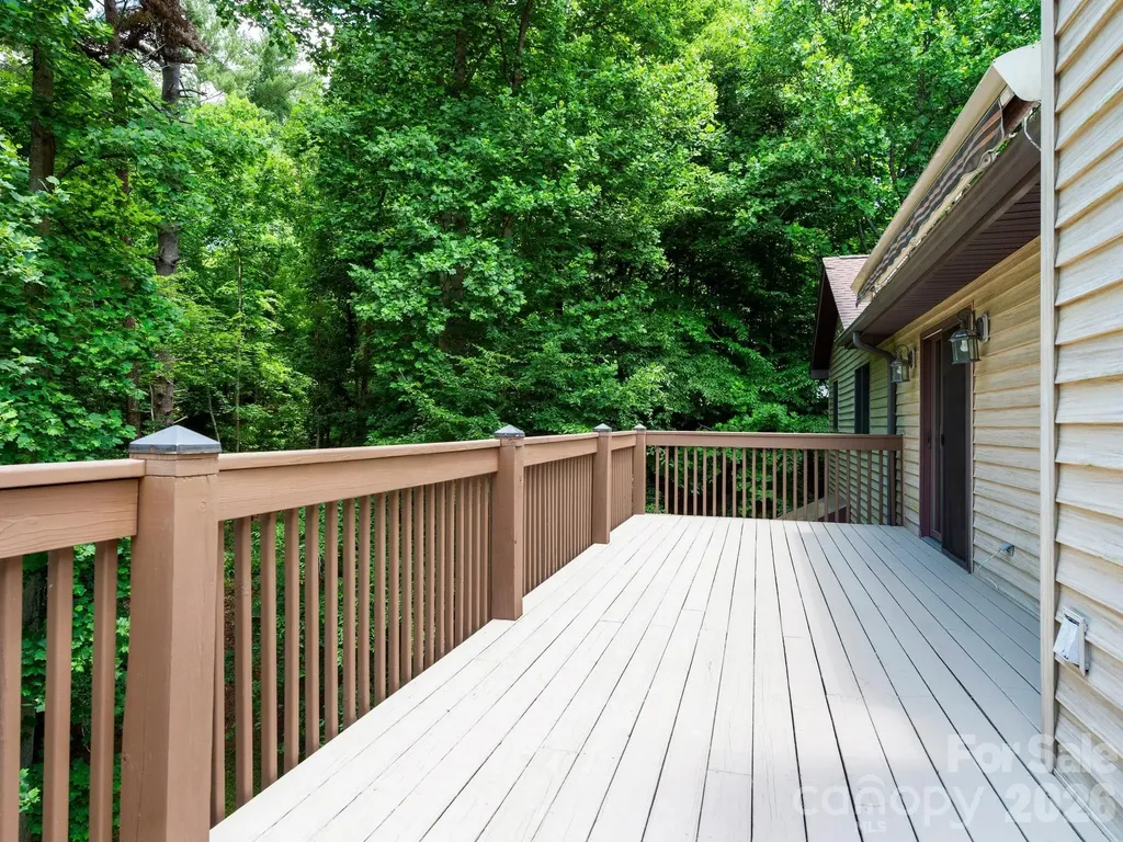 11 Robin Lane Weaverville NC 28787