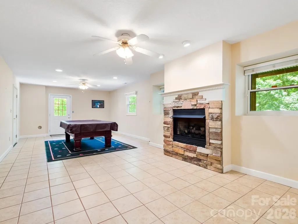 11 Robin Lane Weaverville NC 28787