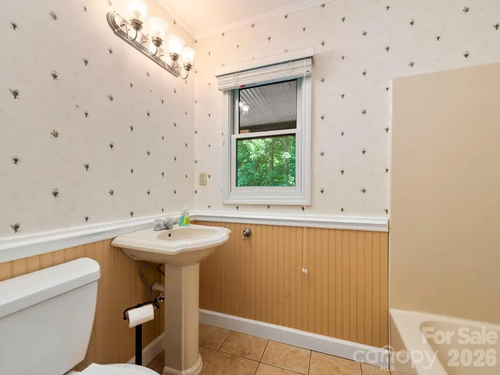 11 Robin Lane Weaverville NC 28787