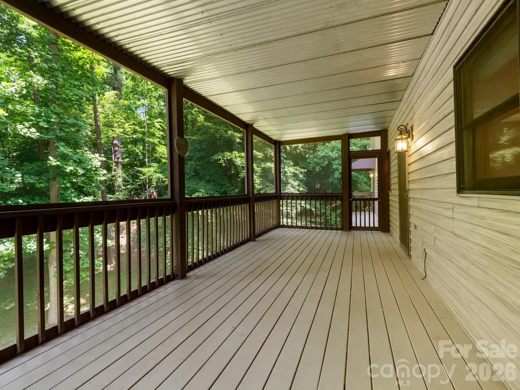 11 Robin Lane Weaverville NC 28787