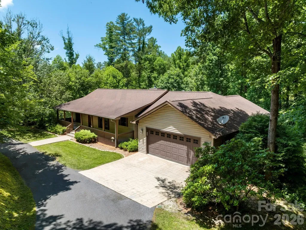 11 Robin Lane Weaverville NC 28787