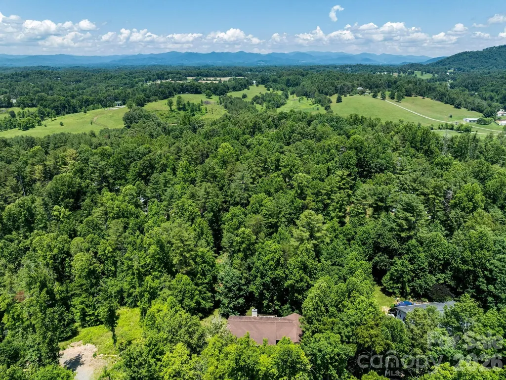 11 Robin Lane Weaverville NC 28787