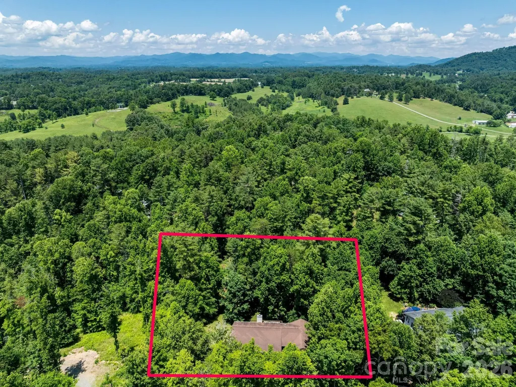 11 Robin Lane Weaverville NC 28787