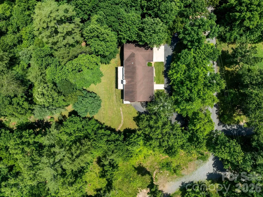 11 Robin Lane Weaverville NC 28787