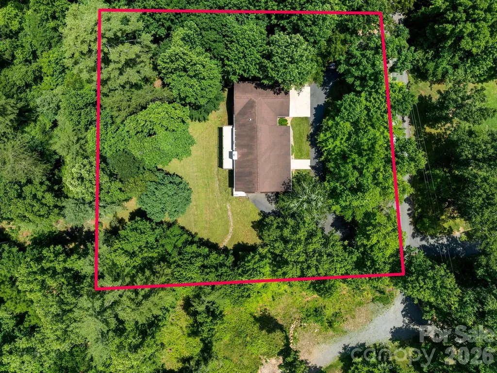 11 Robin Lane Weaverville NC 28787