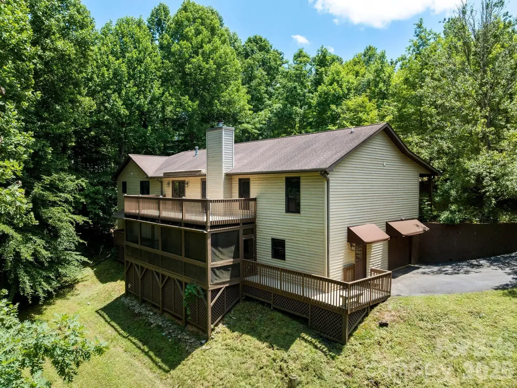 11 Robin Lane Weaverville NC 28787