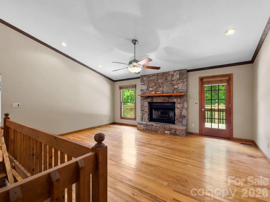11 Robin Lane Weaverville NC 28787