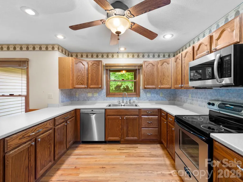 11 Robin Lane Weaverville NC 28787