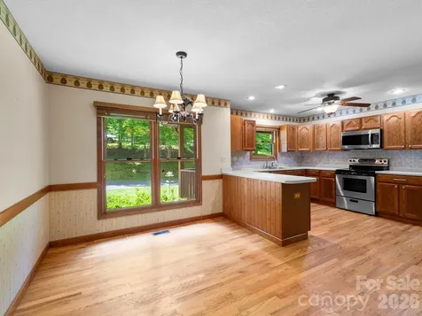 11 Robin Lane Weaverville NC 28787