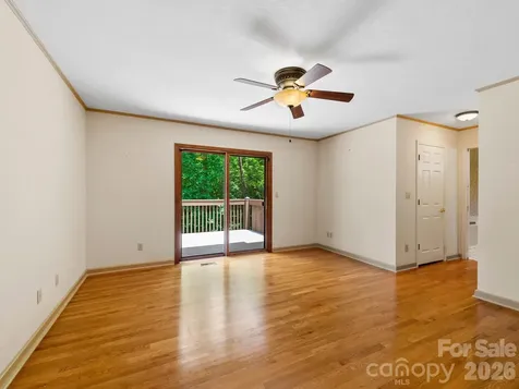 11 Robin Lane Weaverville NC 28787