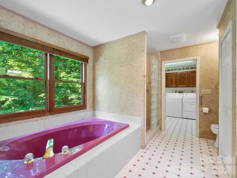 11 Robin Lane Weaverville NC 28787