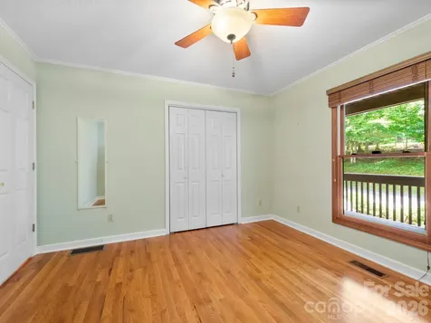 11 Robin Lane Weaverville NC 28787