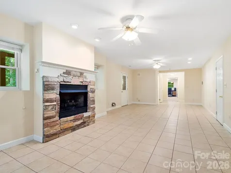 11 Robin Lane Weaverville NC 28787