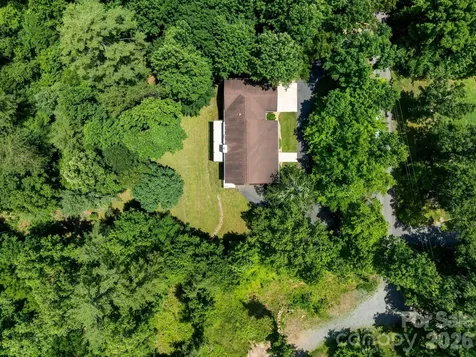 11 Robin Lane Weaverville NC 28787