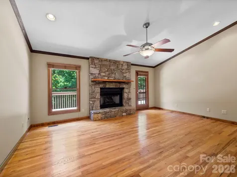 11 Robin Lane Weaverville NC 28787
